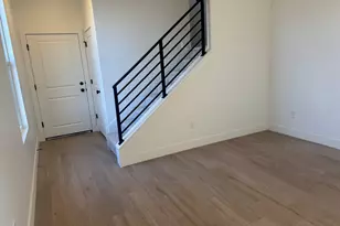 11033 S S Freestone Rd, South Jordan, UT 84009 - Photo 2