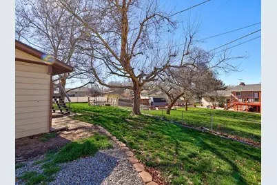 958 E 175 S, Layton, UT 84041 - Photo 6