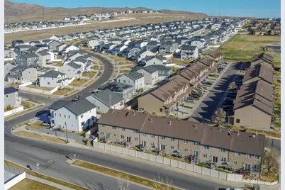 683 W Saratoga Chase Dr, Saratoga Springs, UT 84045 - Photo 32