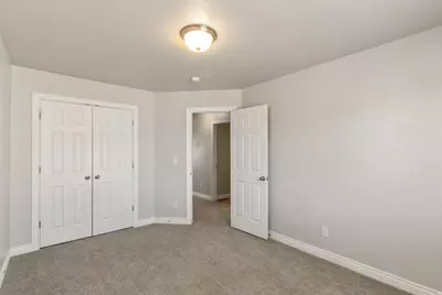 683 W Saratoga Chase Dr, Saratoga Springs, UT 84045 - Photo 14