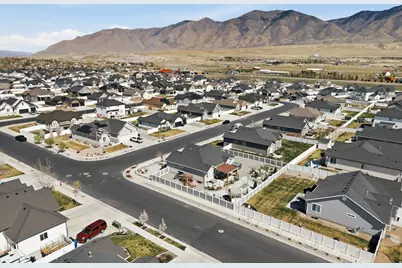 236 E Briarwood Ln, Stansbury Park, UT 84074 - Photo 36