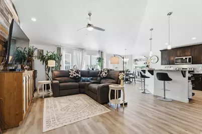 236 E Briarwood Ln, Stansbury Park, UT 84074 - Photo 6