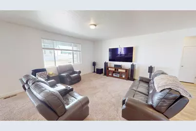 635 S Chan Dr E, Grantsville, UT 84029 - Photo 4