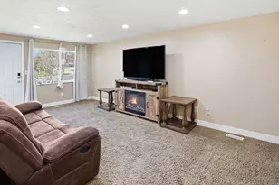 240 W 300 S, Smithfield, UT 84335 - Photo 4