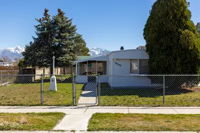 8547 S Coachman Way W, West Jordan, UT 84088 - Photo 2