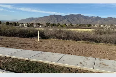 599 S Oakridge Dr E, Tooele, UT 84074 - Photo 6