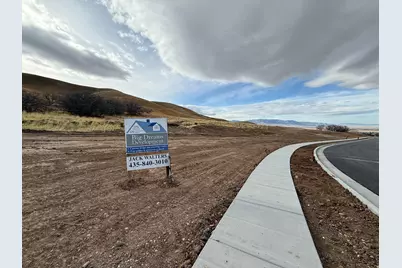 599 S Oakridge Dr E, Tooele, UT 84074 - Photo 8