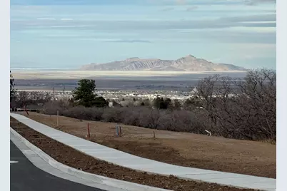 599 S Oakridge Dr E, Tooele, UT 84074 - Photo 8