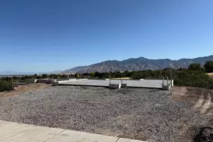 599 S Oakridge Dr E, Tooele, UT 84074 - Photo 2