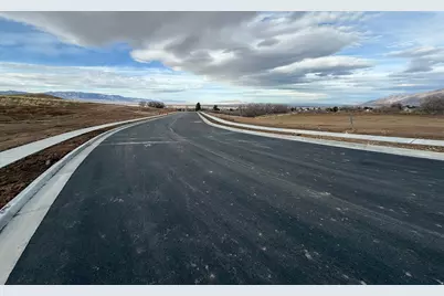 599 S Oakridge Dr E, Tooele, UT 84074 - Photo 6