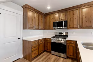 3134 N 1675 E, Layton, UT 84040 - Photo 16