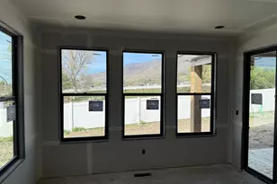 286 W Summerhill Ln, Centerville, UT 84014 - Photo 10