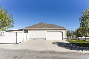 69 N Meadowlark Cir W, Grantsville, UT 84029 - Photo 6