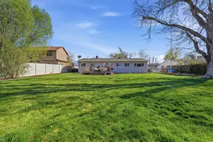 1691 E Fieldcrest Ln, Holladay, UT 84117 - Photo 24