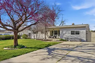 1691 E Fieldcrest Ln, Holladay, UT 84117 - Photo 2