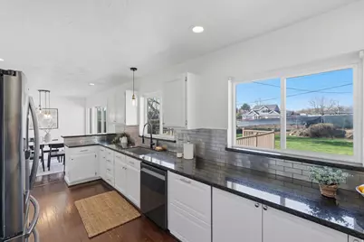 1691 E Fieldcrest Ln, Holladay, UT 84117 - Photo 10