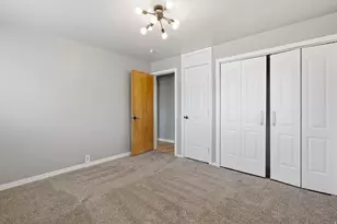 5549 S 2700 W, Roy, UT 84067 - Photo 8