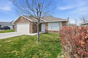 285 W 60 S, Hyde Park, UT 84318 - Photo 4