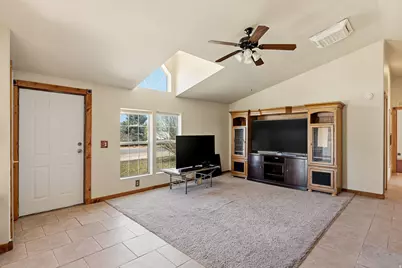 4384 N Driftwood Ln, Enoch, UT 84721 - Photo 6