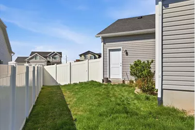 2877 W 4200 S, Roy, UT 84067 - Photo 22