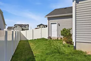 2877 W 4200 S, Roy, UT 84067 - Photo 22