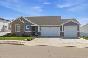 2877 W 4200 S, Roy, UT 84067 - Photo 2