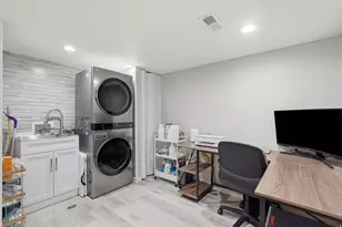 1020 E 1500 N, Layton, UT 84040 - Photo 28