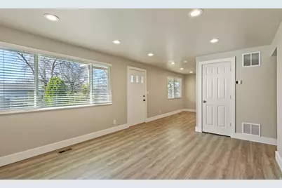 726 E Canfield Dr N, Ogden, UT 84404 - Photo 6