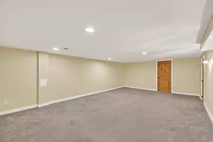 2400 E 6660 S, Cottonwood Heights, UT 84121 - Photo 26