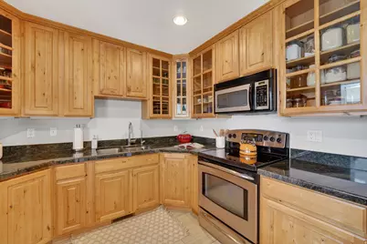 2400 E 6660 S, Cottonwood Heights, UT 84121 - Photo 14