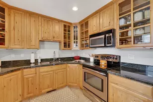 2400 E 6660 S, Cottonwood Heights, UT 84121 - Photo 14