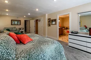 2148 E Pinecrest Ln S, Sandy, UT 84092 - Photo 16