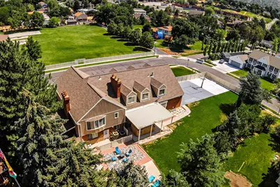 2148 E Pinecrest Ln S, Sandy, UT 84092 - Photo 2