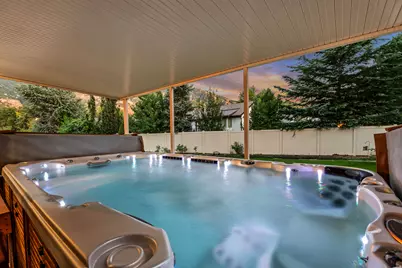 2148 E Pinecrest Ln S, Sandy, UT 84092 - Photo 16