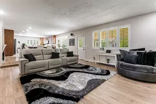 2148 E Pinecrest Ln S, Sandy, UT 84092 - Photo 10