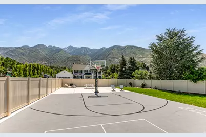 2148 E Pinecrest Ln S, Sandy, UT 84092 - Photo 30