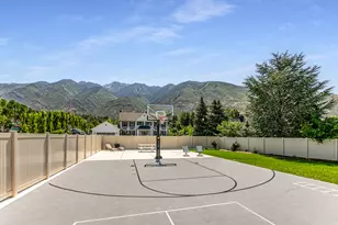 2148 E Pinecrest Ln S, Sandy, UT 84092 - Photo 30