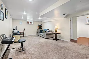 488 N Fern Dr E, Clearfield, UT 84015 - Photo 4