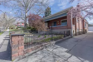 384 E St, Salt Lake City, UT 84103 - Photo 2