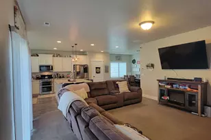 934 N Laredo Dr, Spanish Fork, UT 84660 - Photo 8