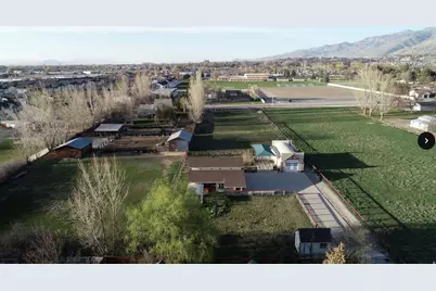 370 W 100 S #3, Providence, UT 84332 - Photo 2