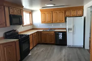 828 N Valeria Dr, Layton, UT 84041 - Photo 4