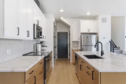 9776 N Caldwell Pl, Highland, UT 84003 - Photo 14