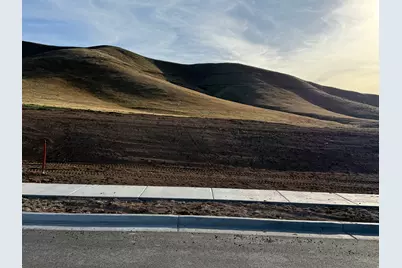 585 E Berkshire Dr S, Tooele, UT 84074 - Photo 4