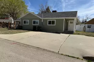 210 Ridgeway St, Helper, UT 84526 - Photo 2