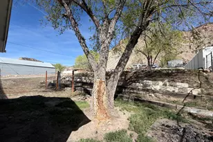 210 Ridgeway St, Helper, UT 84526 - Photo 6