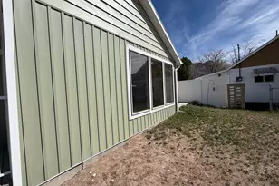 210 Ridgeway St, Helper, UT 84526 - Photo 4