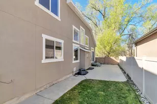 8257 S 180 E, Sandy, UT 84070 - Photo 32