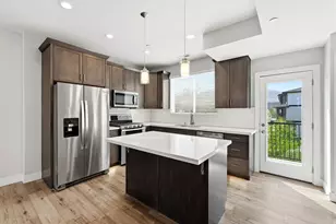 74 E Golden Privet Dr, Draper, UT 84020 - Photo 2