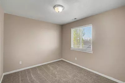 10437 N Tamarack Way, Cedar Hills, UT 84062 - Photo 16